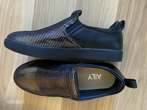 Детские туфли