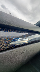 Audi S6 Avant Manuaal 6k (9 foto / 9)