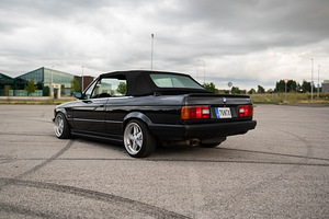 BMW 325 1.8IS 103kw (1 foto / 6)