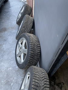 Kummiga veljed Toyota (4 foto / 4)