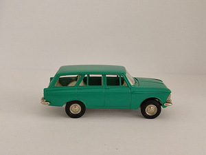 Модель автомобиля Москвич 427. СССР. 1:43 (4 фото из 5)