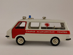 Mudelauto RAF M-22031 kiirabi. A27. USSR. 1:43 (4 foto / 8)