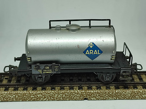 MÄRKLIN kütusevagun ARAL 1:87. Skaala H0 (1 foto / 4)