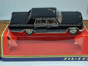 Mudelauto ZIL 117. A31. USSR. 1984a. 1:43 (2 foto / 8)