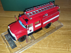 ZiL-130 AC-40 Tartu tuletõrje 1:43 SSM eritellimus (1 foto / 9)