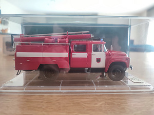 ZiL-130 AC-40 Tartu tuletõrje 1:43 SSM eritellimus (7 foto / 9)