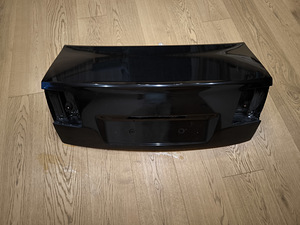 Audi S8 D3 voolundiga tagaluuk (2 foto / 4)