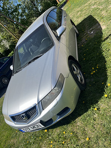 Honda accord (2 foto / 5)