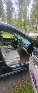 Müüa CADILLAC SRX 2011. aastast. (8 foto / 15)