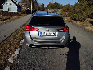 Дизельная Toyota Auris (2 фото из 8)