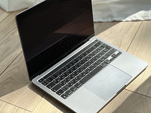 MacBook Pro (13" 2020) / M1 / 8 GB / 512 GB (1 foto / 8)