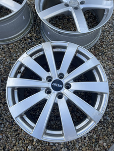 5x108 18x8 ET 42,5 63,4 Ford Volvo veljed (1 foto / 7)