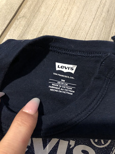 Uus Levis onesie (2 foto / 2)