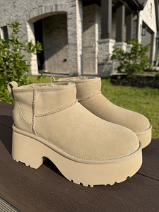 Женские сапоги Ugg (1 фото из 5)