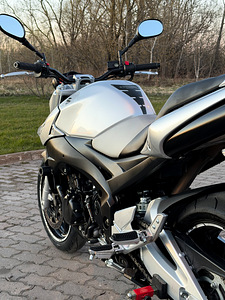 Suzuki GSR 600 (5 фото из 7)