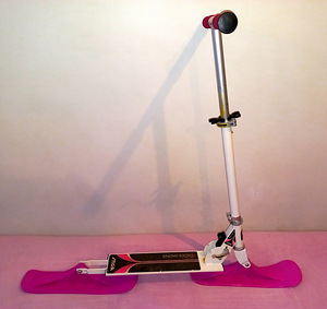 Stiga lumetõukeratas Snow Kick Scooter (2 foto / 2)