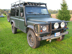 Land Rover Defender 110 STW 102 kW (2 foto / 15)
