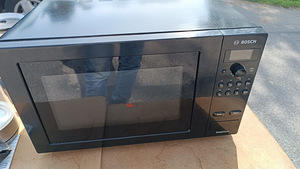 Микроволновка Bosch (1 фото из 3)
