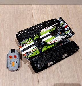 Lego technic 42065 puldiga juhitav roomikauto (3 foto / 4)