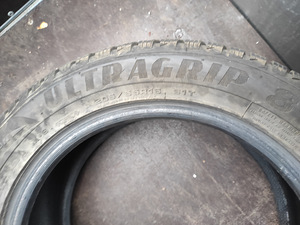 Шины Good Year ultragrip8 205/55/16 (4 фото из 5)
