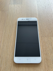 Xiaomi Mi A1, 4GB/32GB, GOLD (Pure Android) (3 foto / 4)