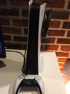 PS5 Disc Edition + Games ja garantii (4 foto / 5)