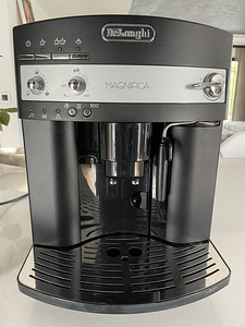 Кофемашина Delonghi (1 фото из 3)