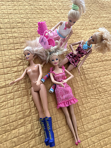 Müüa Barbie nukud 4 tk+ aksessuaarid (1 foto / 3)