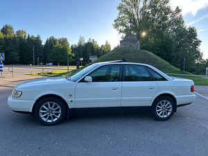 Audi a6 c4 1.8 (2 фото из 9)