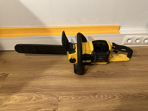 DeWALT akutoitega harjadeta tööriist (8 foto / 10)