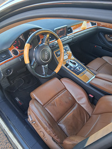 Audi a8 (6 foto / 10)
