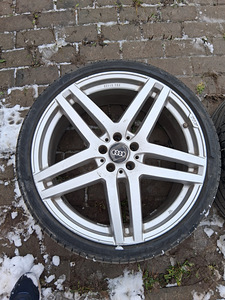 Audi veljed r21 (2 foto / 8)