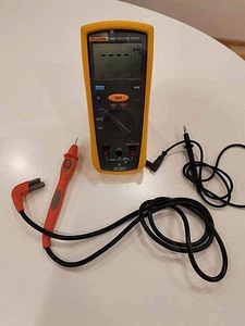 Fluke 1503 Isolatsiooni takistuse mõõtja (2 foto / 2)
