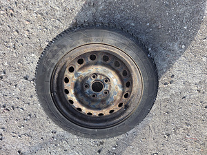 GOOD YEAR „ULTRA GRIP ICE“ M+S 205/55 R16 91T (4 foto / 4)