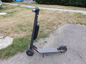 Ninebot KickScooter by Segway ES2 / ES4 roller (1 foto / 6)