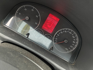 VW touran 2004 1.9 77kw (8 foto / 9)