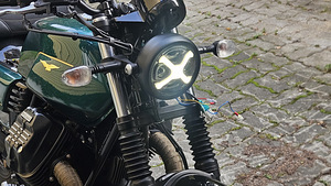 Moto Guzzi V7 lll Stone LeoVince (5 foto / 10)