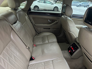Audi A8 3.0 200kW (9 foto / 9)