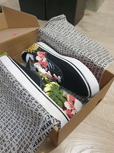 Uued Jack & Jones tennised 43 ja 42 (2 foto / 5)