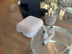 Apple airpods (1 фото из 6)