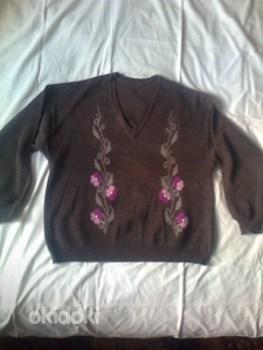 Шерстяной свитер и юбка (фото #1)