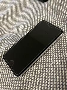iPhone SE (2020) 64 ГБ (1 фото из 3)