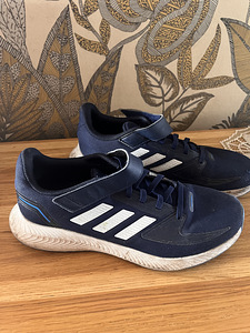 Кроссовки Adidas р.39,5 (1 фото из 2)