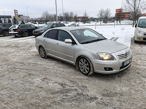 Toyota Avensis 2008 (7 foto / 9)