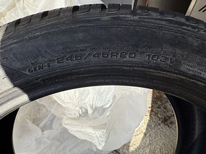 ШИПОВАННЫЕ ШИНЫ GoodYear UltraGrip Performance Gen1 NF0 (4 фото из 5)