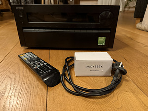 Ресивер ONKYO TX-NR818 (1 фото из 3)