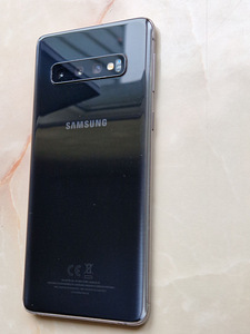 Samsung Galaxy S10 (4 фото из 4)