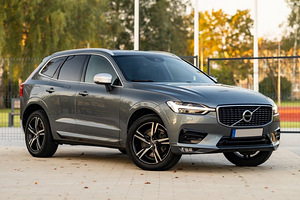 Volvo XC60 R-Design (6 foto / 15)