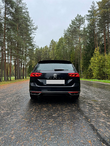 Volkswagen Passat 1.5 Facelift R-Line (3 foto / 15)