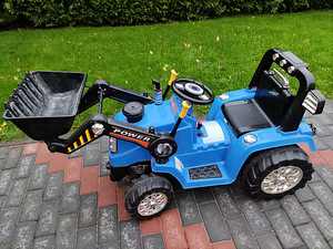 Laste elektriline traktor (2 foto / 3)